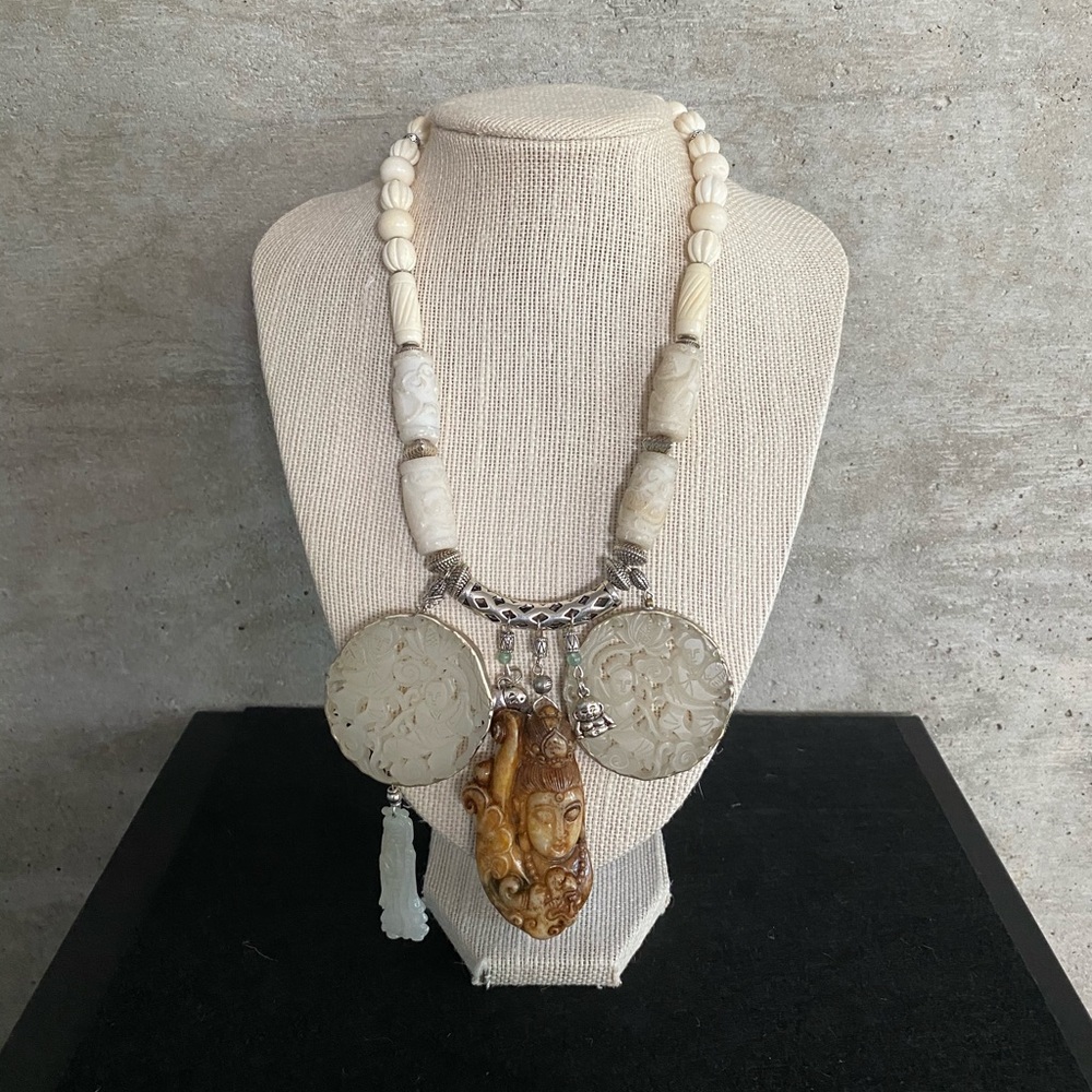 Vintage Agate Necklace with Buddha Carving